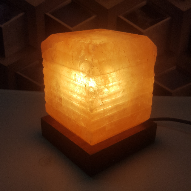 himalayan cube lamp large cut with light